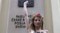 Українська порнозірка продовжує боротьбу за притулок у Чехії