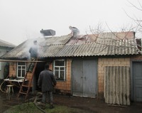Рятувальники ліквідували пожежу в надвірній споруді (ВІДЕО)