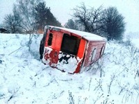Рятувальники надали допомогу водієві маршрутки, що потрапив у сніговий замет