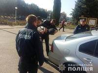 Поліція Чернігівщини затримала розбійну групу, яка влітку напала на родину священика у Менському районі