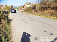 Поліція встановлює обставини ДТП у смт. Міжгір’я, де «ВАЗ-2109» наїхав на жінку