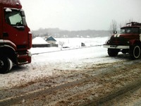 Чернігівськими рятувальниками вивільнено зі снігових заметів 5 транспортних засобів