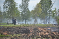 Рятувальники продовжують ліквідовувати горіння торфу в селі Бірки 
