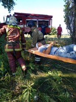 Васильківський район: рятувальники деблокували людину з автомобіля