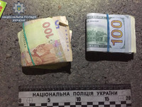 Пістолет, наркотики та понад 160 тисяч гривень виявили поліцейські у рівнянина