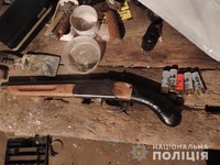 У жителя Великомихайлівського району правоохоронці вилучили зброю