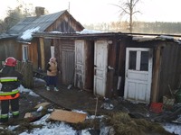 Яворівський район: вогнеборці ліквідували пожежу в дерев'яному піднавісі