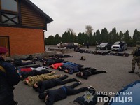 Поліція перевіряє законність дозволів вилученої зброї у готелі на Васильківщині