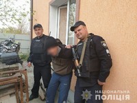 На Київщині поліцейські охорони затримали крадія на місці злочину