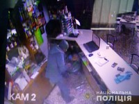 Поліцейські Сокирянщини встановили та розшукали особу крадія грошей