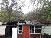Коростишівський район: бійці ДСНС ліквідували пожежу на території приватного домоволодіння та врятували сусіднє житло від вогню