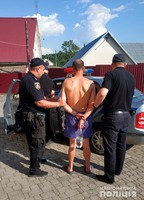 Поліцейські Заставни затримали грабіжника