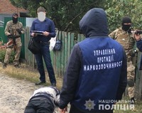 На Полтавщині поліцейські затримали групу наркозбувачів