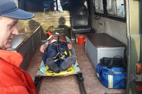 Полонський район: працівники ДСНС врятували чоловіка, який випав з вікна