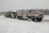У Вовчанському районі рятувальники допомогли водіям 3-х фур подолати складну ділянку дороги