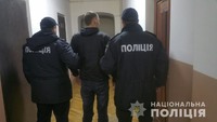 На Львівщині поліцейські затримали зловмисника під час спроби вчинити крадіжку з магазину