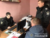 Прикарпатські поліцейські затримали сімейного дебошира за нанесення тілесних ушкоджень правоохоронцю