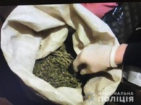 Поліцейські затримали зловмисника, причетного до збуту наркотиків на території Старосамбірського району