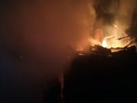 Свалявські вогнеборці ліквідували пожежу в лазні та завадили поширенню вогню на житловий будинок