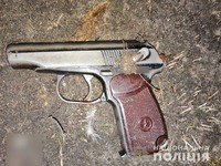 На Київщині поліція затримала хулігана, який відкрив стрільбу по правоохоронцям