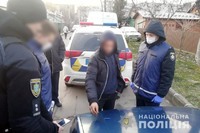 Хмельницькі поліцейські вилучили в закладчика-гастролера наркотиків на 180 тисяч гривень