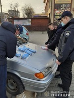 На Буковині поліція викрила особу, яка здійснювала незаконний продаж медичних масок