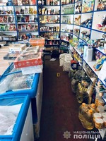 Прикарпатські поліцейські оперативно затримали зловмисника, підозрюваного у скоєнні крадіжки з магазину