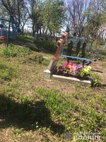 Поліцейські встановили, хто понівечив п'ятнадцять могил на кладовищі в Канівському районі