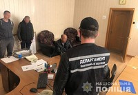 На Черкащині затримано чоловіка на спробі підкупу начальника відділення поліції