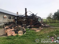 Поліцейські Івано-Франківщини затримали чоловіка, який спалив житло співмешканці