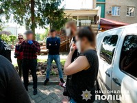 Буковинські поліцейські затримали групу «закладчиків»