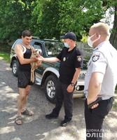 Поліцейські передали зоопарку маля козулі, яке  виявили під час відпрацювання в  Іллінецького районі