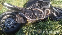 На Київщині поліція затримала молодиків за зухвале викрадення мотоциклу