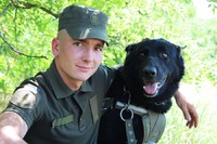 Думати не тільки про себе: херсонський гвардієць про патрульну службу з собакою