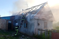 Красилівські рятувальники ліквідували пожежу житлового будинку