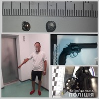 Овідіопольські поліцейські затримали одесита за підозрою у хуліганстві із застосуванням зброї