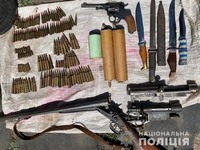 У жителя смт Єрки, Катеринопільського району, поліцейські вилучили зброю та боєприпаси