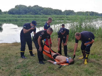 Тиврівський район: рятувальники врятували чоловіка на воді 