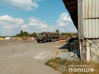 На Житомирщині поліцейські викрили двох чоловіків в незаконних оборудках з лісопродукцією