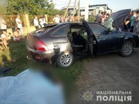 Прикарпатські поліцейські розслідують ДТП, у якій троє осіб загинули, а двоє - постраждали