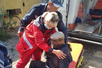 Балаклійський район: рятувальники надали допомогу дідусю, який впав до оглядової ями гаражу