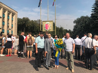 У Кам'янському пройшла урочиста церемонія підняття Державного Прапора України