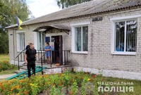 У Сновському районі поліція затримала озброєного сокирою хулігана