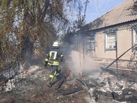 Луганська область: рятувальники під час гасіння пожежі врятували 15 житлових будинків