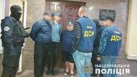 Поліцейські Житомирщини затримали членів угруповання, які незаконно утримували громадян у неволі