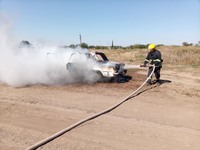 В Нижньосірогозькому районі рятувальники гасили палаючий автомобіль