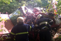 Новоушицькі рятувальники ліквідували наслідки ДТП, у якій загинув водій та двоє пасажирів травмувалося