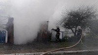 Рожище: рятувальники запобігли вибуху під час пожежі в гаражі