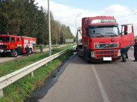Гощанські рятувальники врятували вантажний автомобіль від знищення вогнем