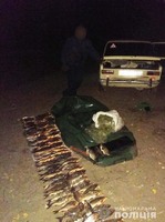 Запорізькі поліцейські у затоці Каховського водосховища виявили браконьєра